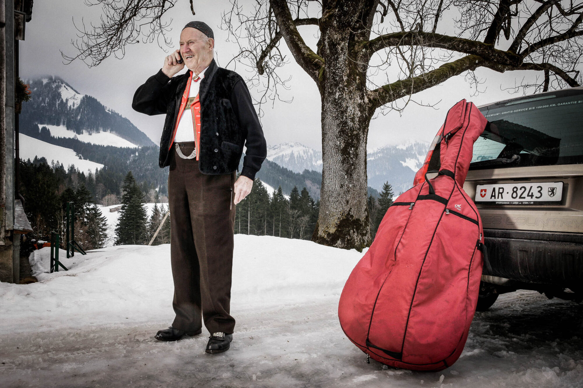 Urnaesch, Appenzell Ausserrhoden, Schweiz, 13. Maerz 2009 - Der 87 jaehrige Ueli Alder.

Photo by Daniel Ammann
