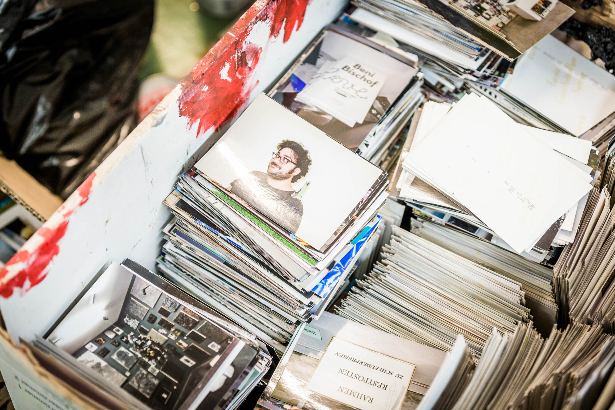 St. Gallen, Schweiz, 21. Mai 2013 - Beni Bischof, Kuenstler in seinem Atelier.