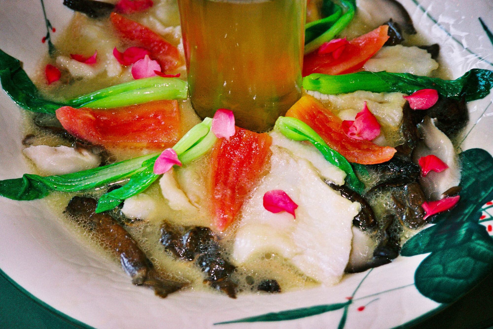 CHINA REPORTAGE IM MAERZ UND APRIL 2005

PEKING, CHENGDU, KUNMING, SHANGHAI, CHINA, 4. APRIL 2005 - ESSEN IN CHINA, JEDES GERICHT EIN GEDICHT.

PHOTO BY DANIEL AMMANN