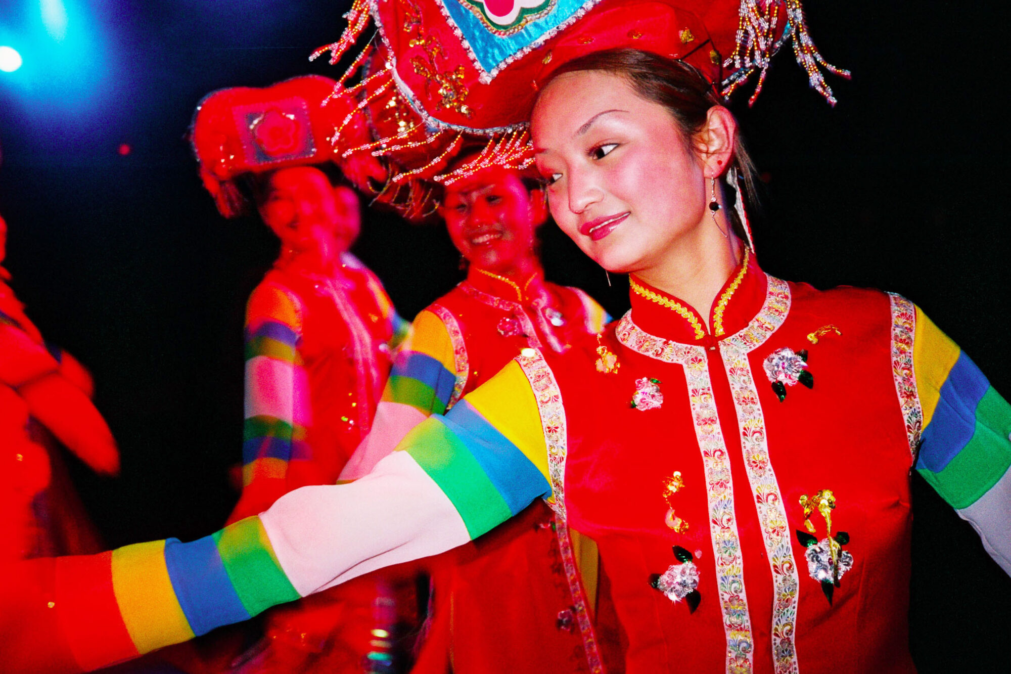 CHINA REPORTAGE IM MAERZ UND APRIL 2005

ARTISTIN BEIM TRADITIONELLEN TANZ AUF DER BUEHNE. BILD AUS CHINA FUER EINE AUSSTELLUNG IN ST. GALLEN

PHOTO BY DANIEL AMMANN