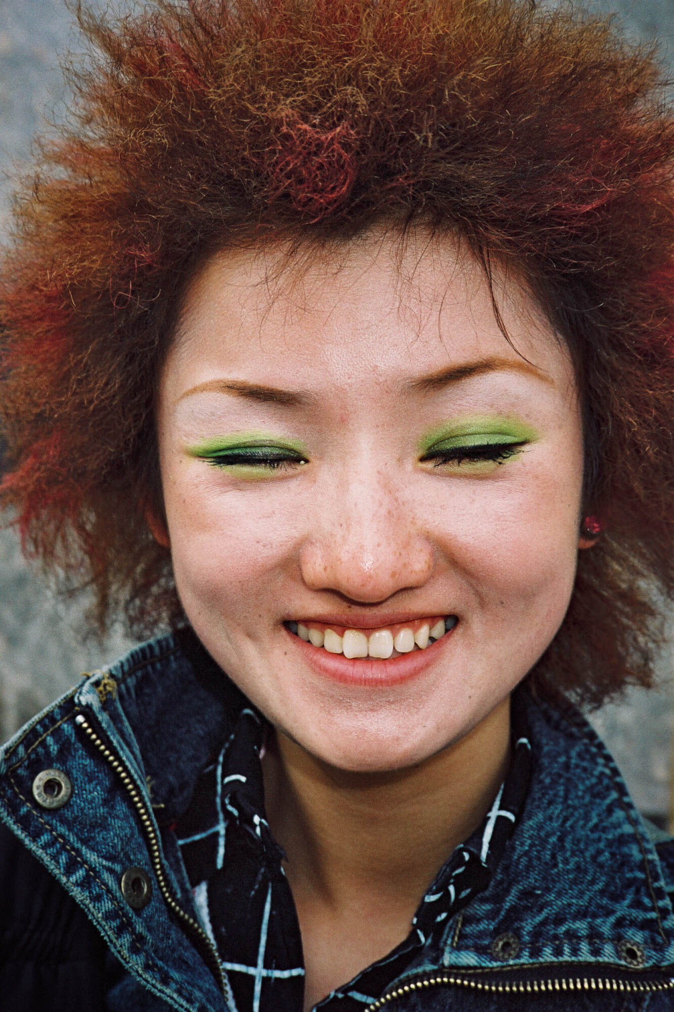 CHINA REPORTAGE IM MAERZ UND APRIL 2005

JUNGE SCHANGHAIANERINN. BILD AUS CHINA FUER EINE AUSSTELLUNG IN ST. GALLEN

PHOTO BY DANIEL AMMANN