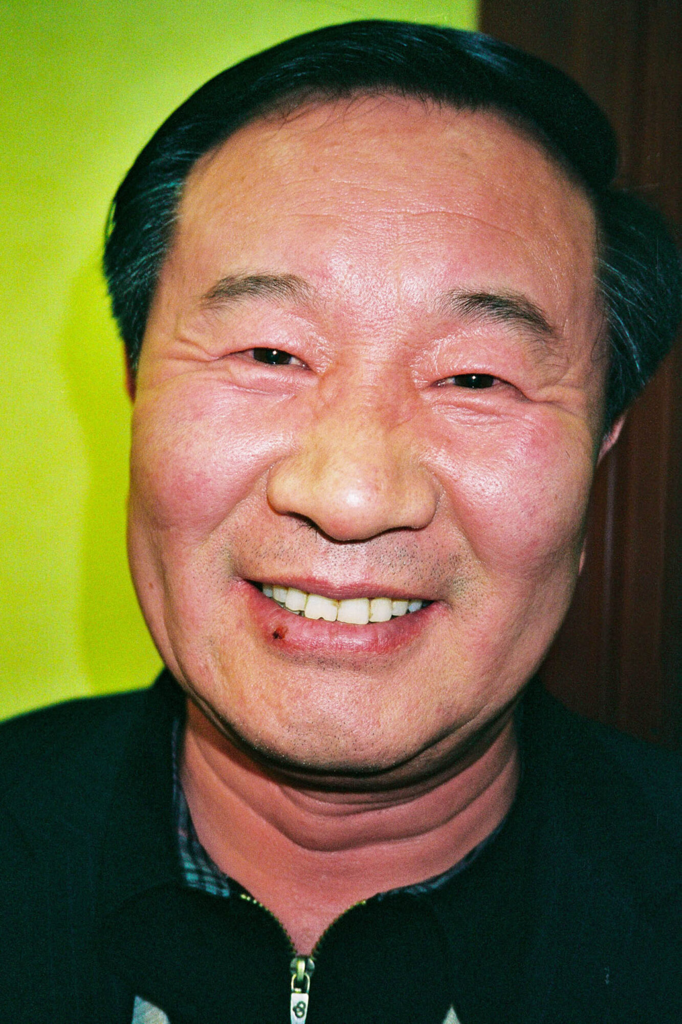 CHINA REPORTAGE IM MAERZ UND APRIL 2005

DIE DEZA, DIE UNI HSG ST. GALLEN UND CHINESISCHE VERTRETER BESPRECHEN BEI XINING IN CHINA DEN VERLAUF IRES GEMEINSAMES PROJEKTES. GOUVERNEUR VON XINING.

PHOTO BY DANIEL AMMANN