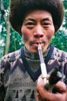 CHINA REPORTAGE IM MAERZ UND APRIL 2005

BILD AUS CHENGDU, CHINA. CHINESE BEIM PEFIEFFEN RAUCHEN.

PHOTO BY DANIEL AMMANN