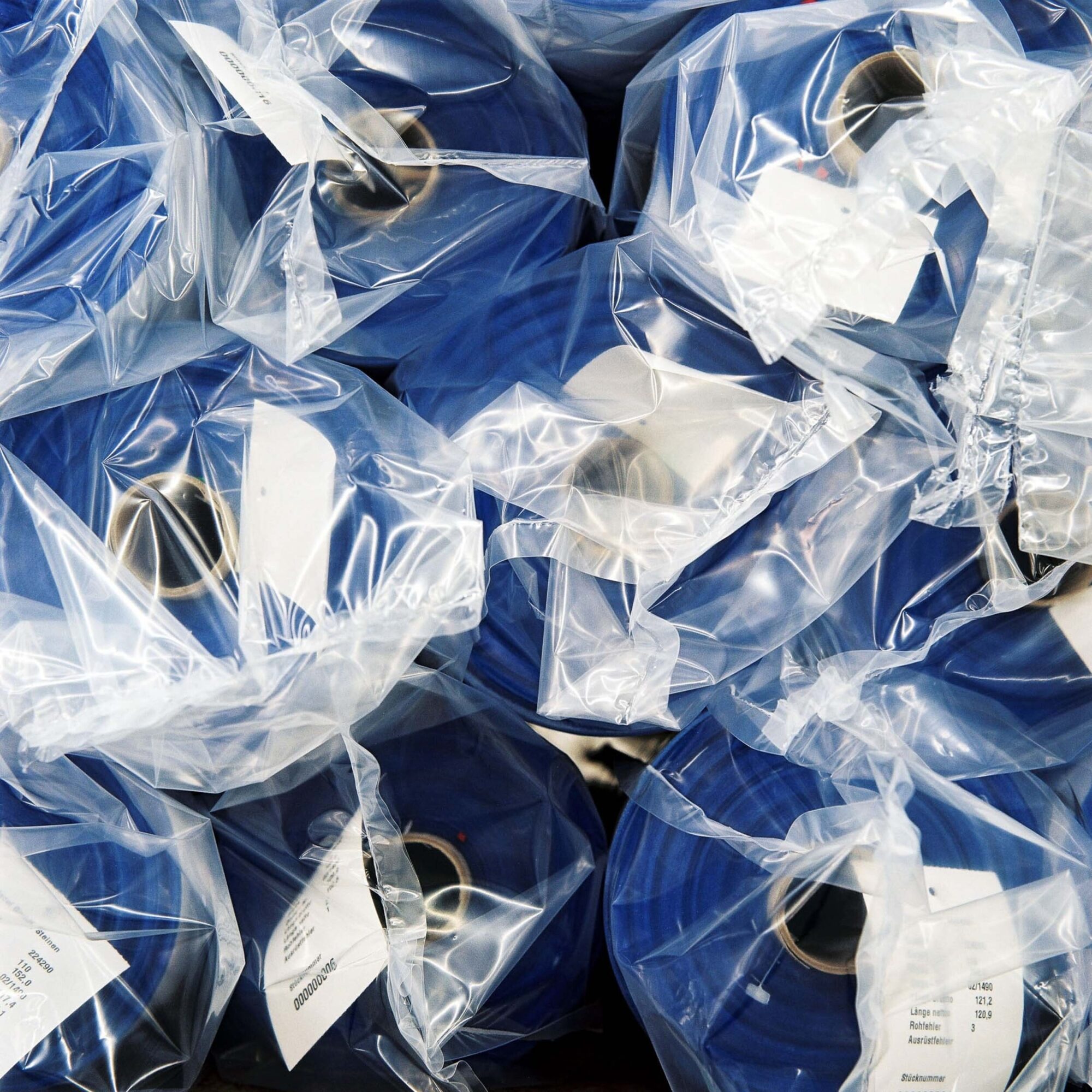 Bilder von Details aus der Herisauer Textilveredelungs Fabrikation Cilander am 11. Oktober 2002. 


Photo by Daniel Ammann