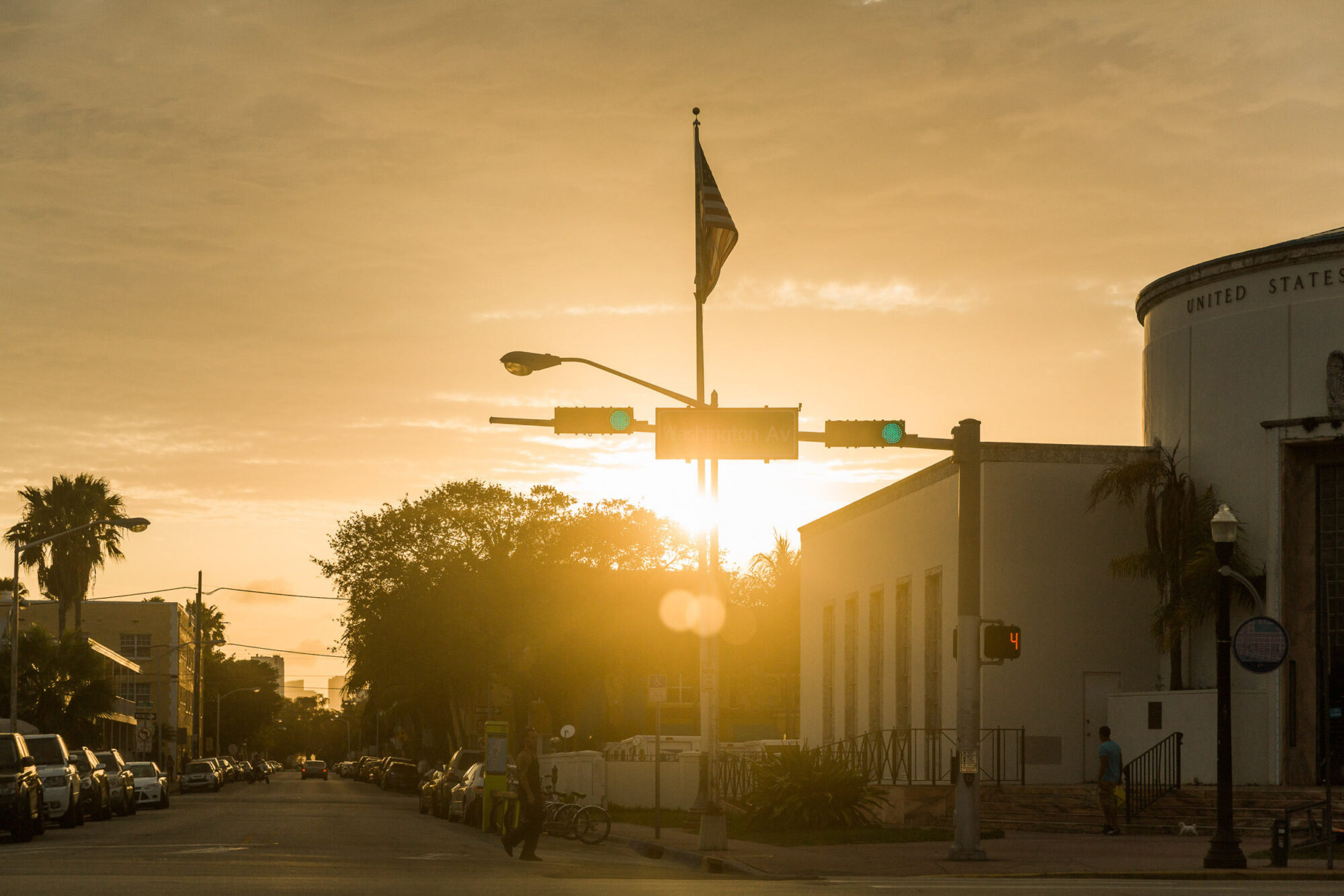 Miami Beacg, Florida, USA, 11. April 2013 - Miami Beach, Menschen am Strand und in der Art Deco Stadt.