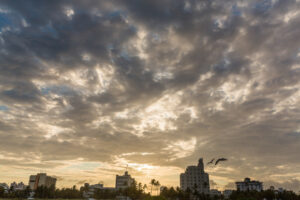 Miami Beacg, Florida, USA, 11. April 2013 - Miami Beach, Menschen am Strand und in der Art Deco Stadt.