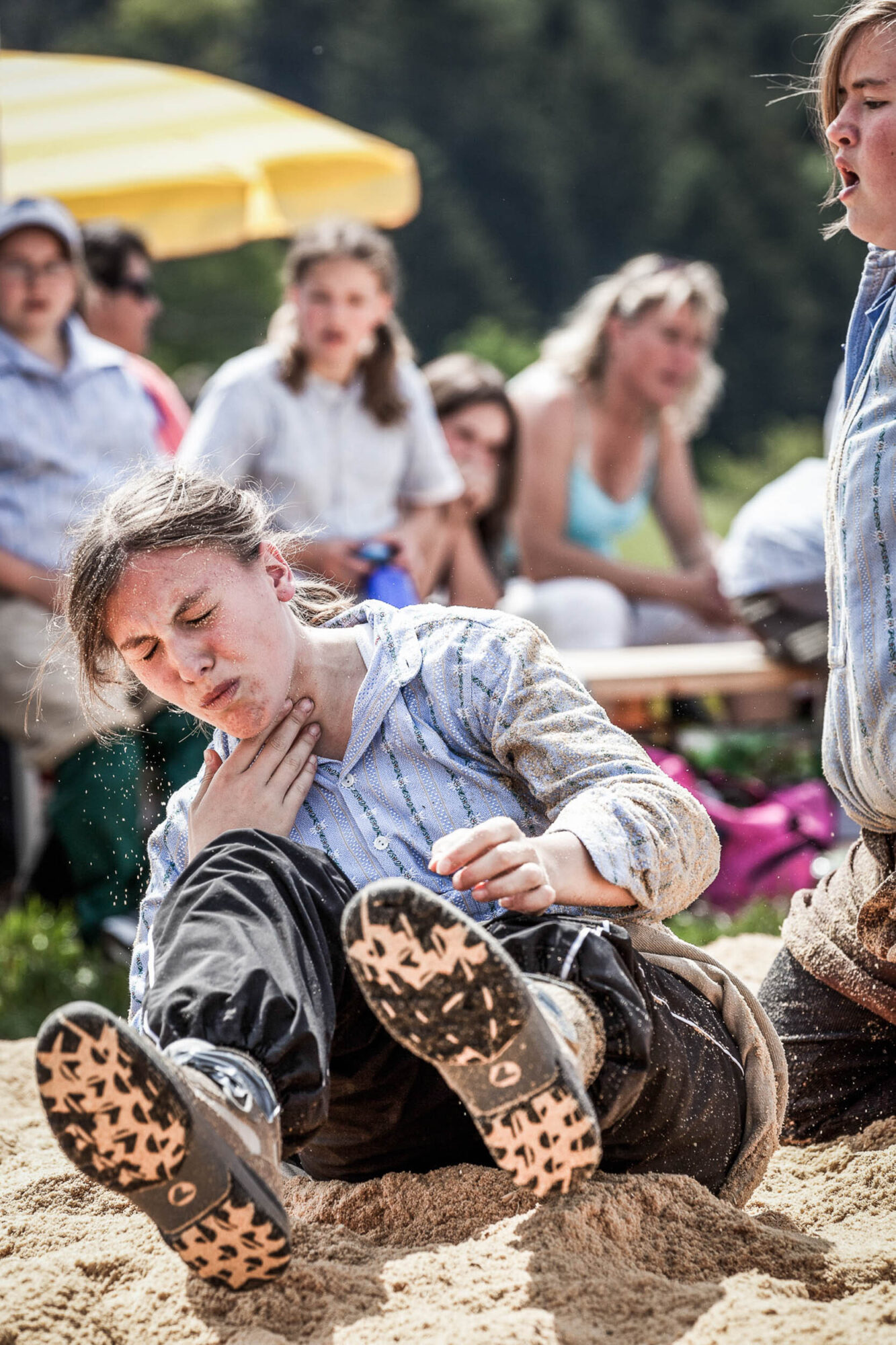 Oberbuehl, Huttwil, Bern, Schweiz, 8. Mai 2011 - Frauenschwingen in Oberbuehl.
