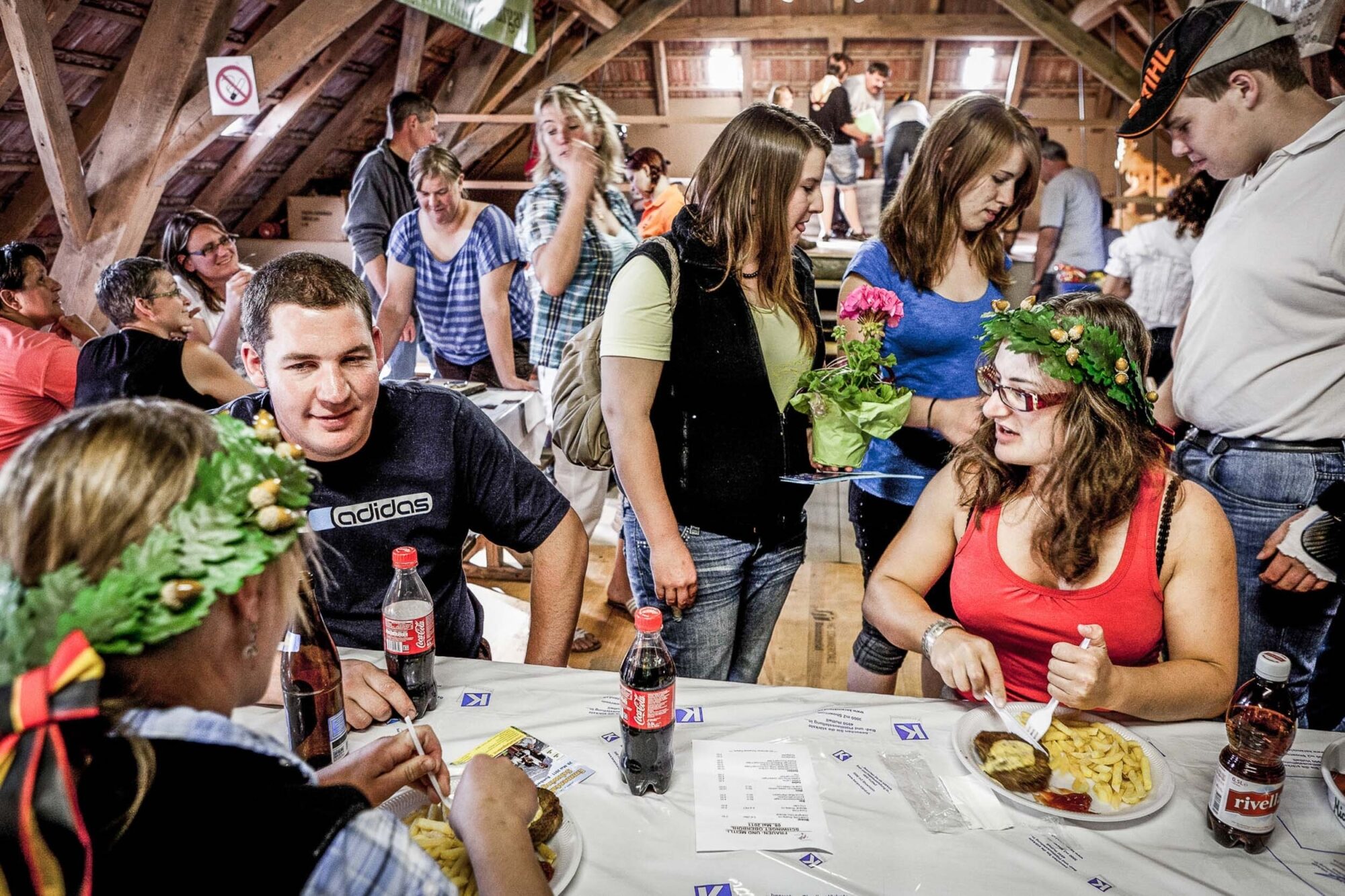 Oberbuehl, Huttwil, Bern, Schweiz, 8. Mai 2011 - Frauenschwingen in Oberbuehl.