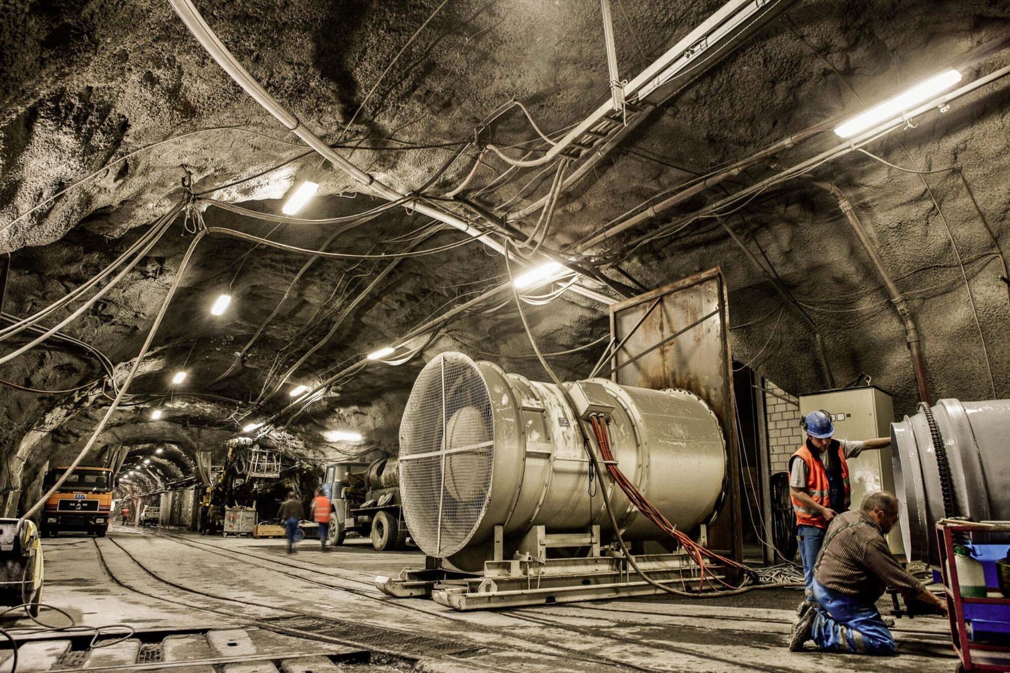 SCHWEIZ, SARGANS, MELS. 8. MAI 2006 - BILD AUS DEM VERSUCHSTOLLEN HAGERBACH. UEBERSICHT BILDER DER KAVERNE.

FOTO BY DANIEL AMMANN