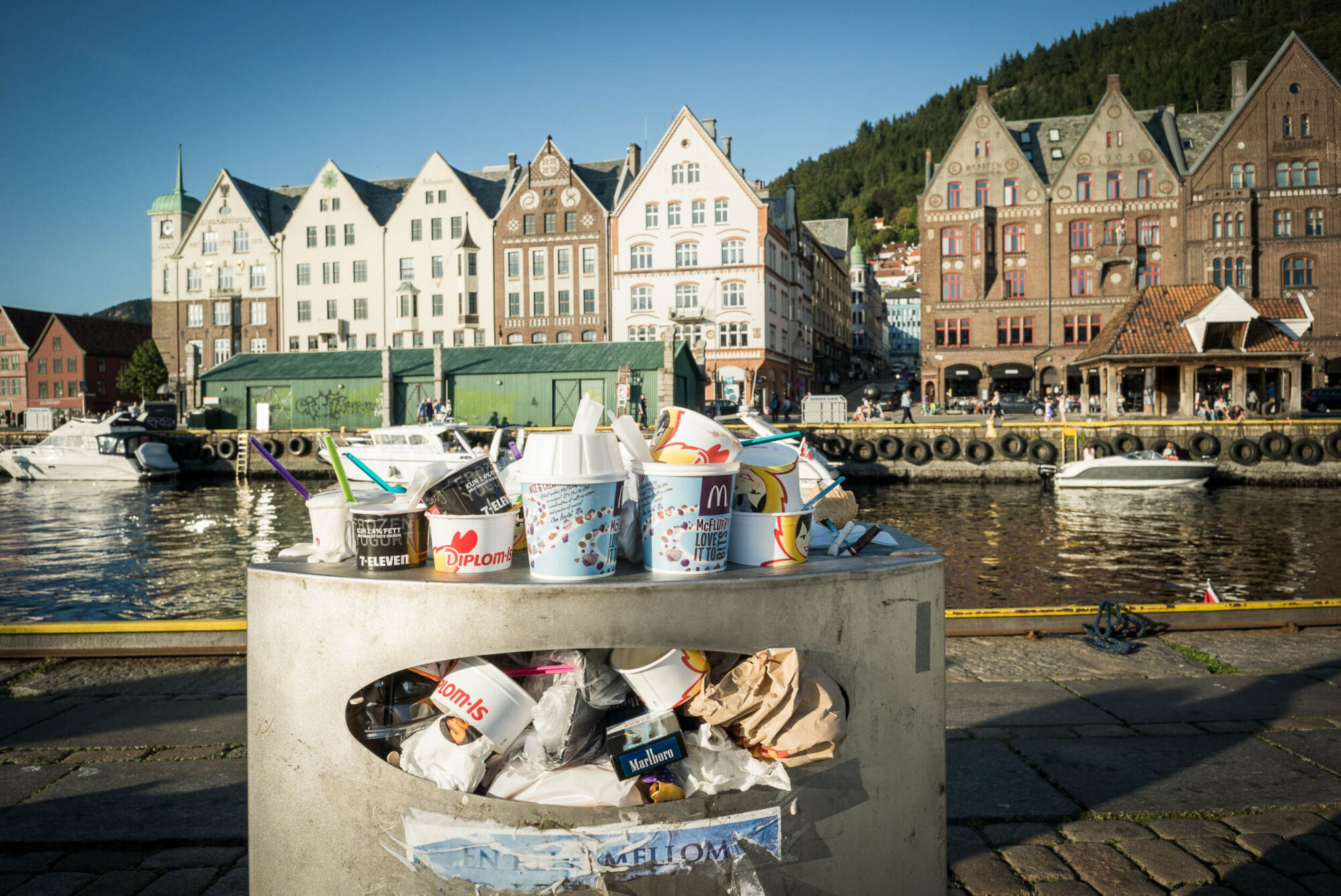 Bergen, Norwegen, 22. August 2013 - Reise mit dem Flugzeug von Zuerich nach Bergen, Hurtigruten.