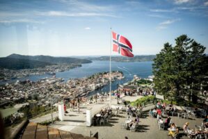 Bergen, Norwegen, 22. August 2013 - Reise mit dem Flugzeug von Zuerich nach Bergen, Hurtigruten.
