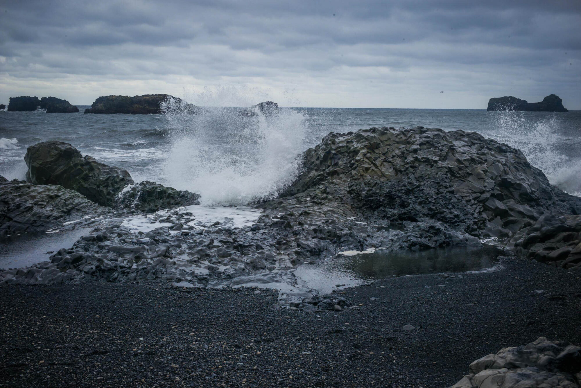 Myvatn, Hoefl, Island, 17. Mai 2016 - Reportage in Island, Schwarzer Strand und Wasserfall und Hot Pot.