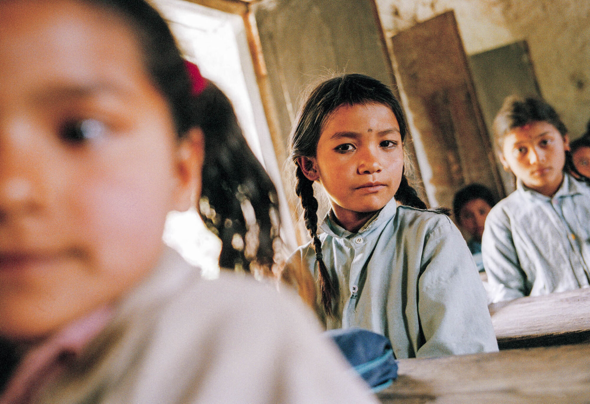 JIRI 21. APRIL 2000 -  Schueler in der Biscuntul Scool Class in Jiri.

Photo by Daniel Ammann