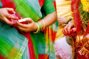 KATHMANDU 7. APRIL 2000 - Der Hochzeitsring in Nepals Hauptstadt Kathmandu wird der Braut angesteckt.

Photo by Daniel Ammann