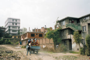 KATHMANDU 7. APRIL 2000 - Freunde des Brautpaares fahren mit dem Mitgift in Nepals Hauptstadt Kathmandu waehrend einer traditionellen Hochzeit nach Hause. 

Photo by Daniel Ammann