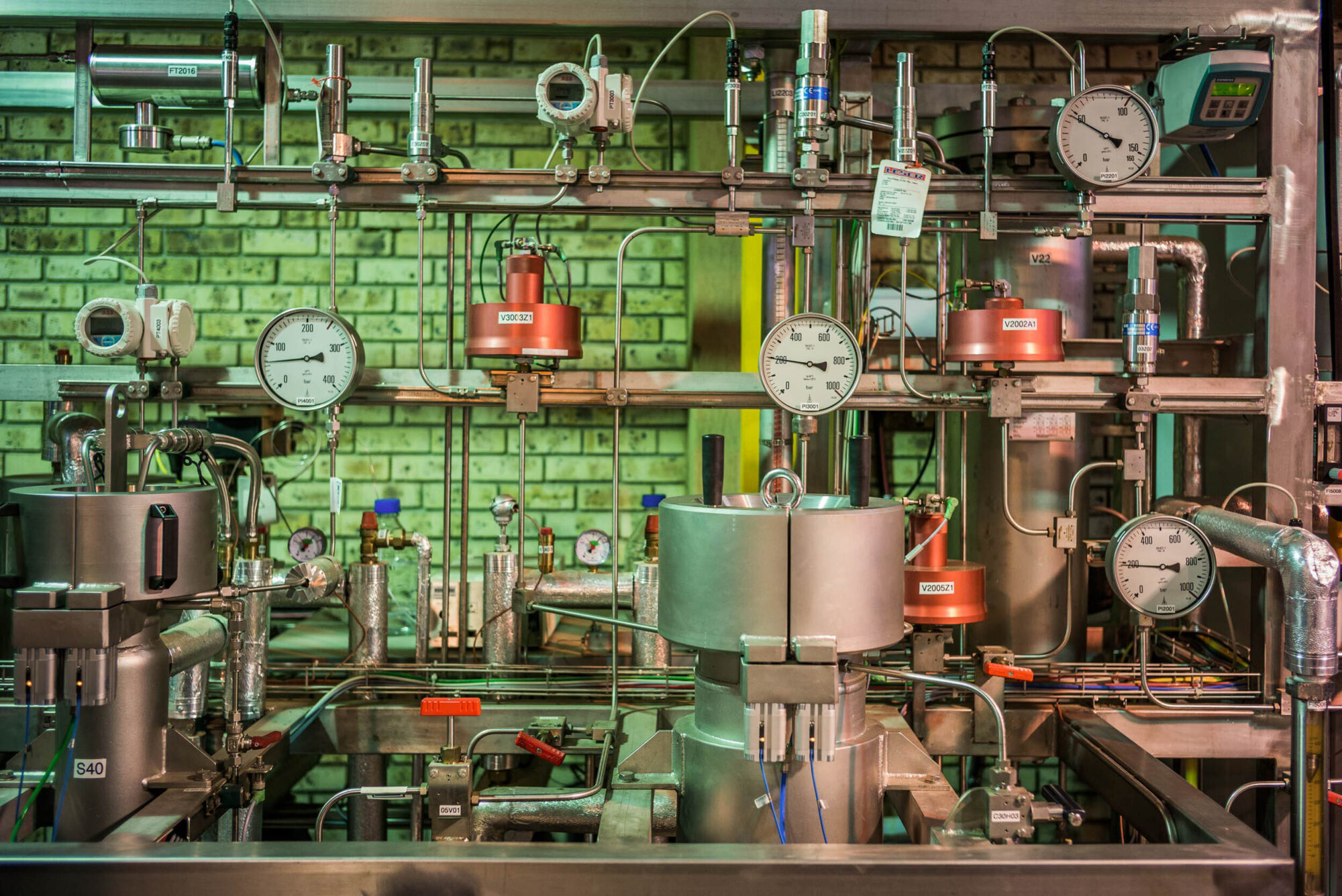 Potschefstroome, Sued Afrika, 1. Juli 2014  - Natasa Taseski und AL. J. Grobler in der University Northwest. Reportage in Suedafrika mit Werner Spitteler ueber Malaria, Artemisia Annua, Moringa und Mineralien.