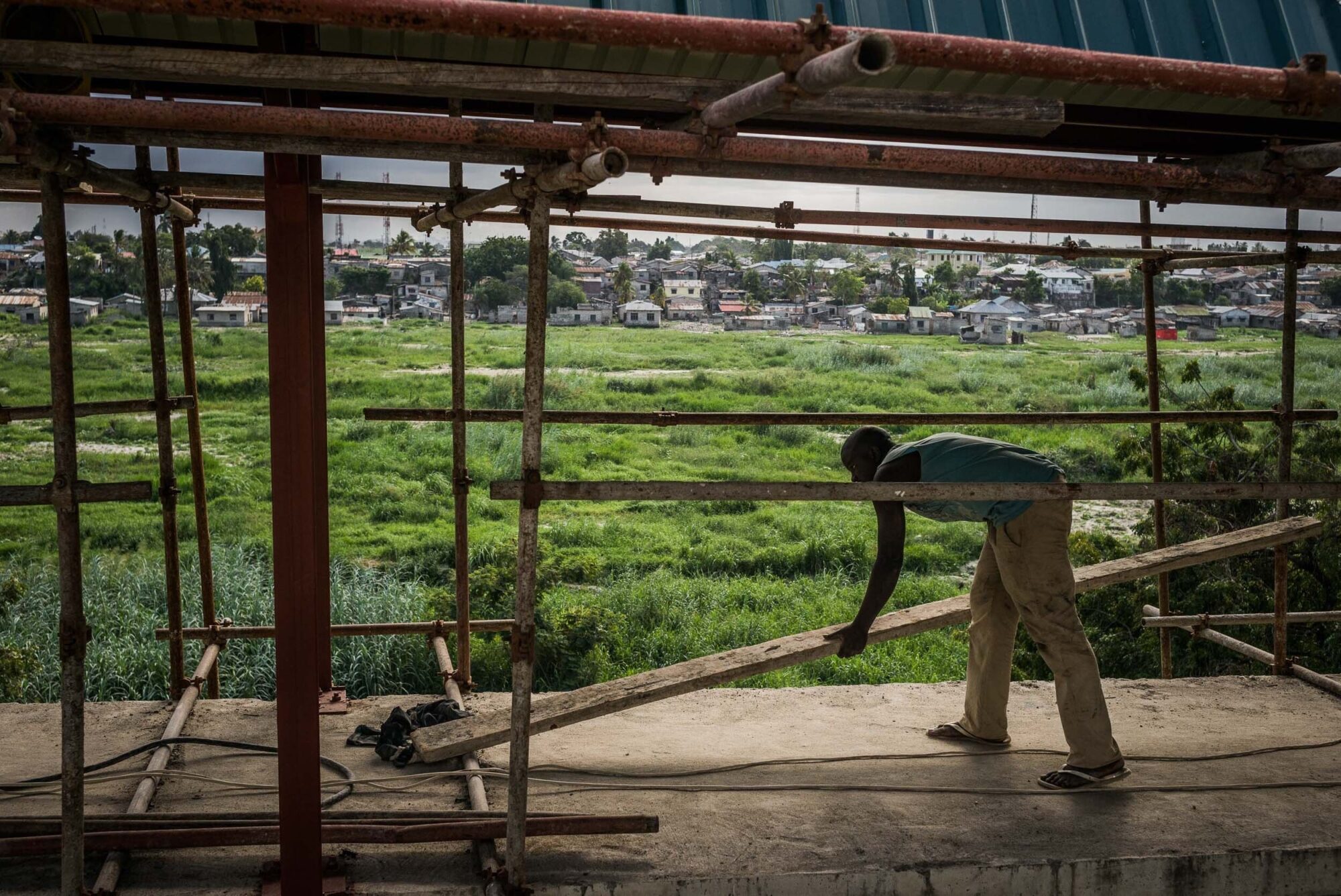 Dar Es Salaam, Tansania, 9. Juli 2014  - Othopaedisches Institut in Dar. Reportage in Tansania mit Werner Spitteler ueber Malaria, Artemisia Annua, Moringa und Mineralien.