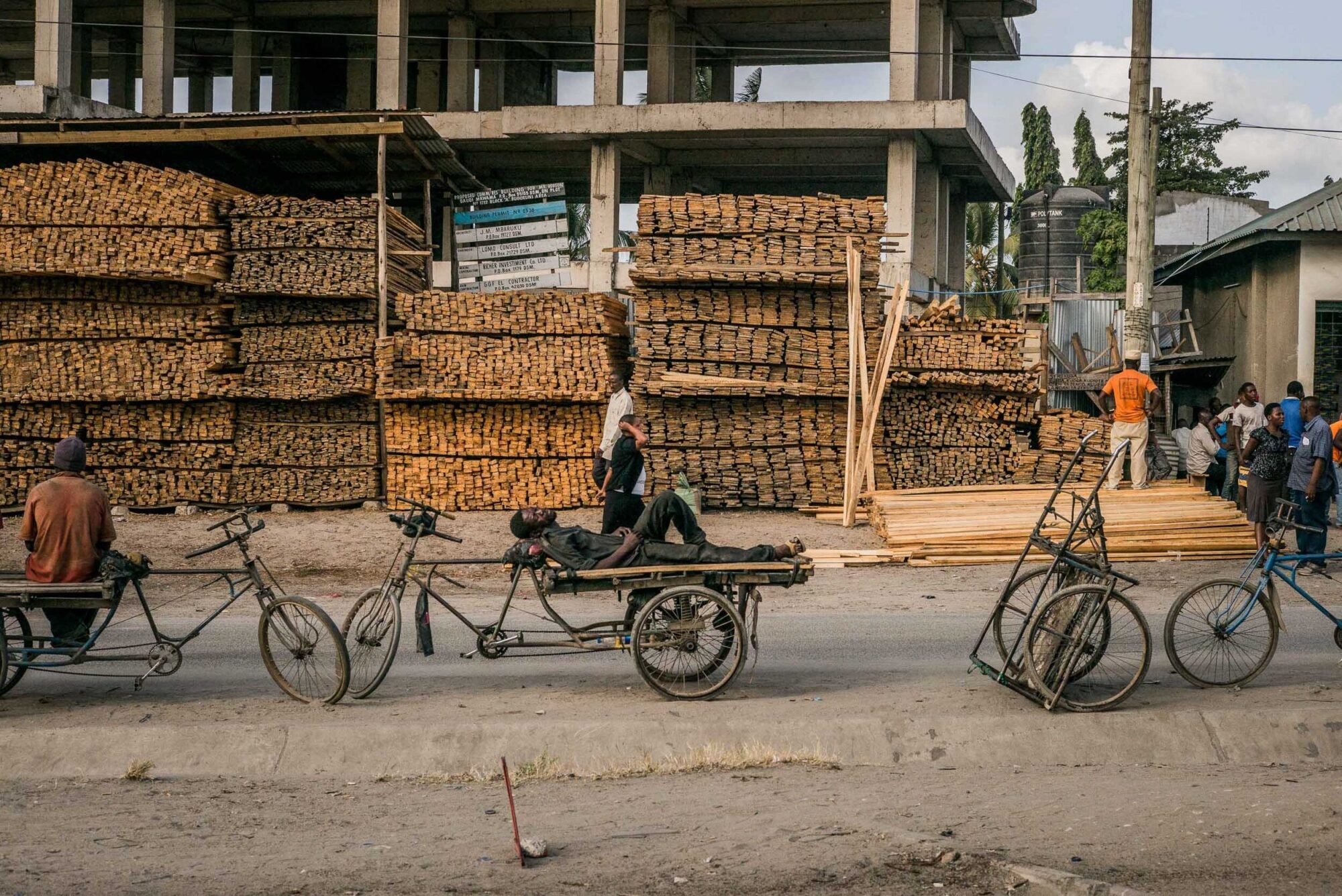 Dar Es Salaam, Tansania, 24. Juli 2014 - Flug von Dar Es Salaam nach Zuerich, Reportage in Tansania und Sansibar mit Werner Spitteler ueber Malaria, Artemisia Annua, Moringa und Mineralien.