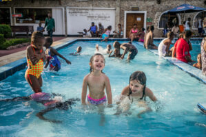 Dar Es Salaam, Tansania, 5. Juli 2014  - Reportage in Tansania mit Werner Spitteler ueber Malaria, Artemisia Annua, Moringa und Mineralien.