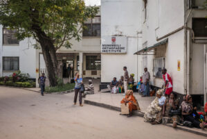 Dar Es Salaam, Tansania, 9. Juli 2014  - Othopaedisches Institut in Dar. Reportage in Tansania mit Werner Spitteler ueber Malaria, Artemisia Annua, Moringa und Mineralien.
