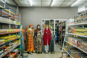 Dar Es Salaam, Tansania, 18. Juli 2014 - Dome Landschaft mit Bimsstein. Reportage in Tansania und Sansibar mit Werner Spitteler ueber Malaria, Artemisia Annua, Moringa und Mineralien.