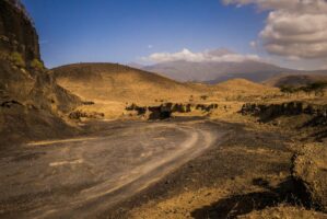 Dar Es Salaam, Tansania, 18. Juli 2014 - Dome Landschaft mit Bimsstein. Reportage in Tansania und Sansibar mit Werner Spitteler ueber Malaria, Artemisia Annua, Moringa und Mineralien.