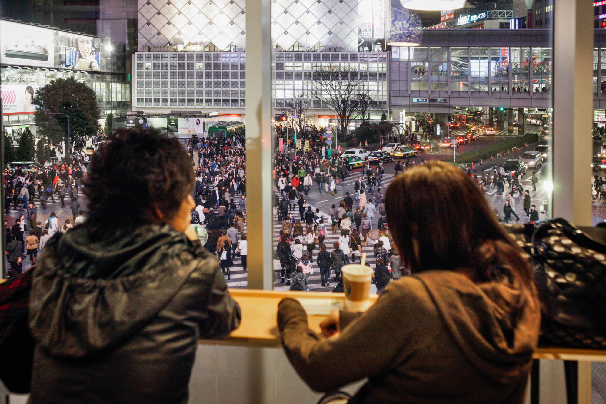 Tokio, Japan, 15. Februar 2009 - Tokio, Hauptstadt von Japan. Shybuja. Menschen auf der Strasse am Abend.

Photo by Daniel Ammann