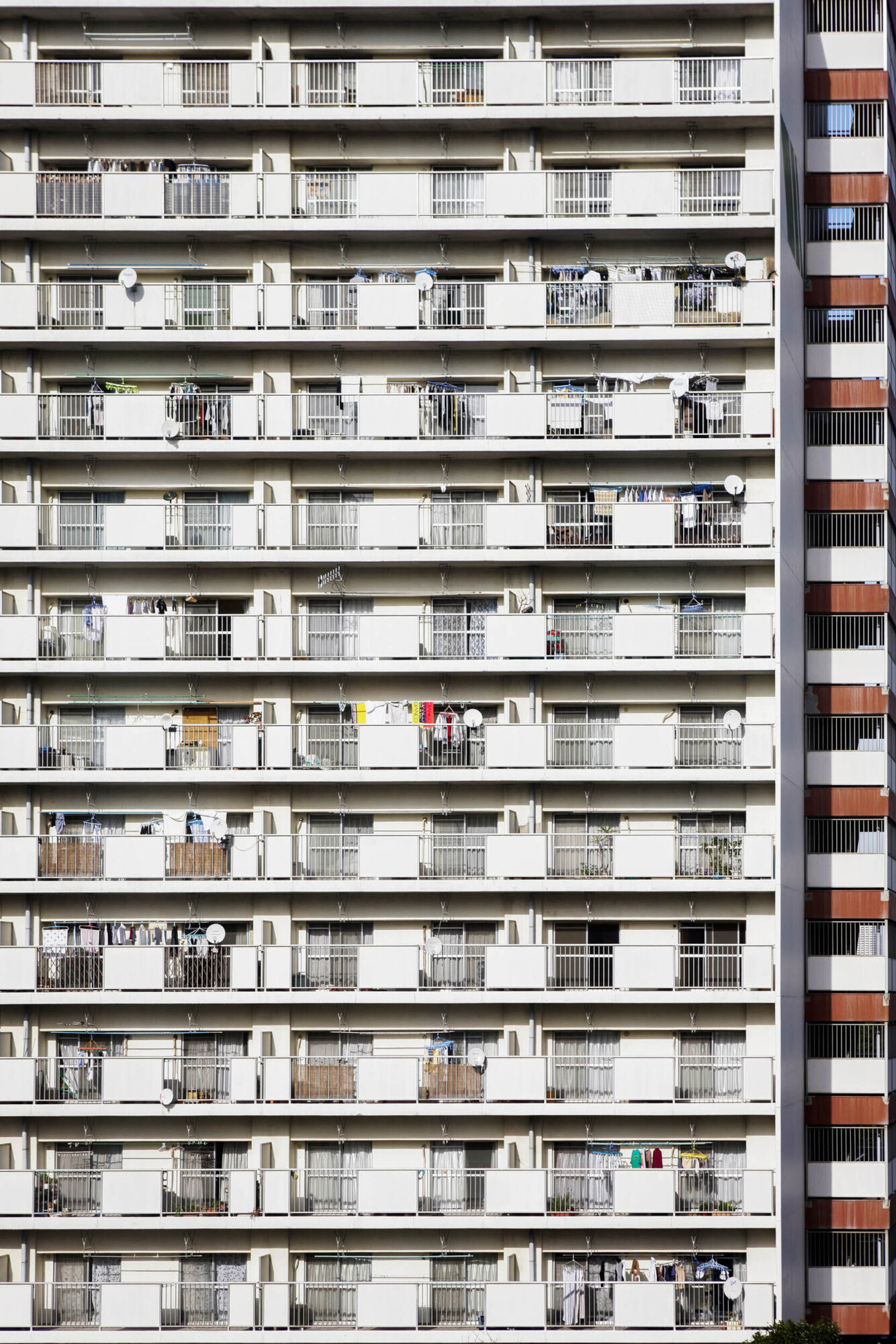 Tokio, Japan, 17. Februar 2009 - Tokio, Hauptstadt von Japan. Hochhaeuser und Bahnfahrt.

Photo by Daniel Ammann