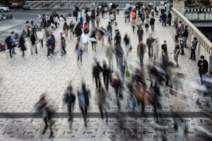 Tokio, Japan, 15. Februar 2009 - Tokio, Hauptstadt von Japan. Menschen ueberqueren einen Platz, Lnagzeitbelichtung.

Photo by Daniel Ammann