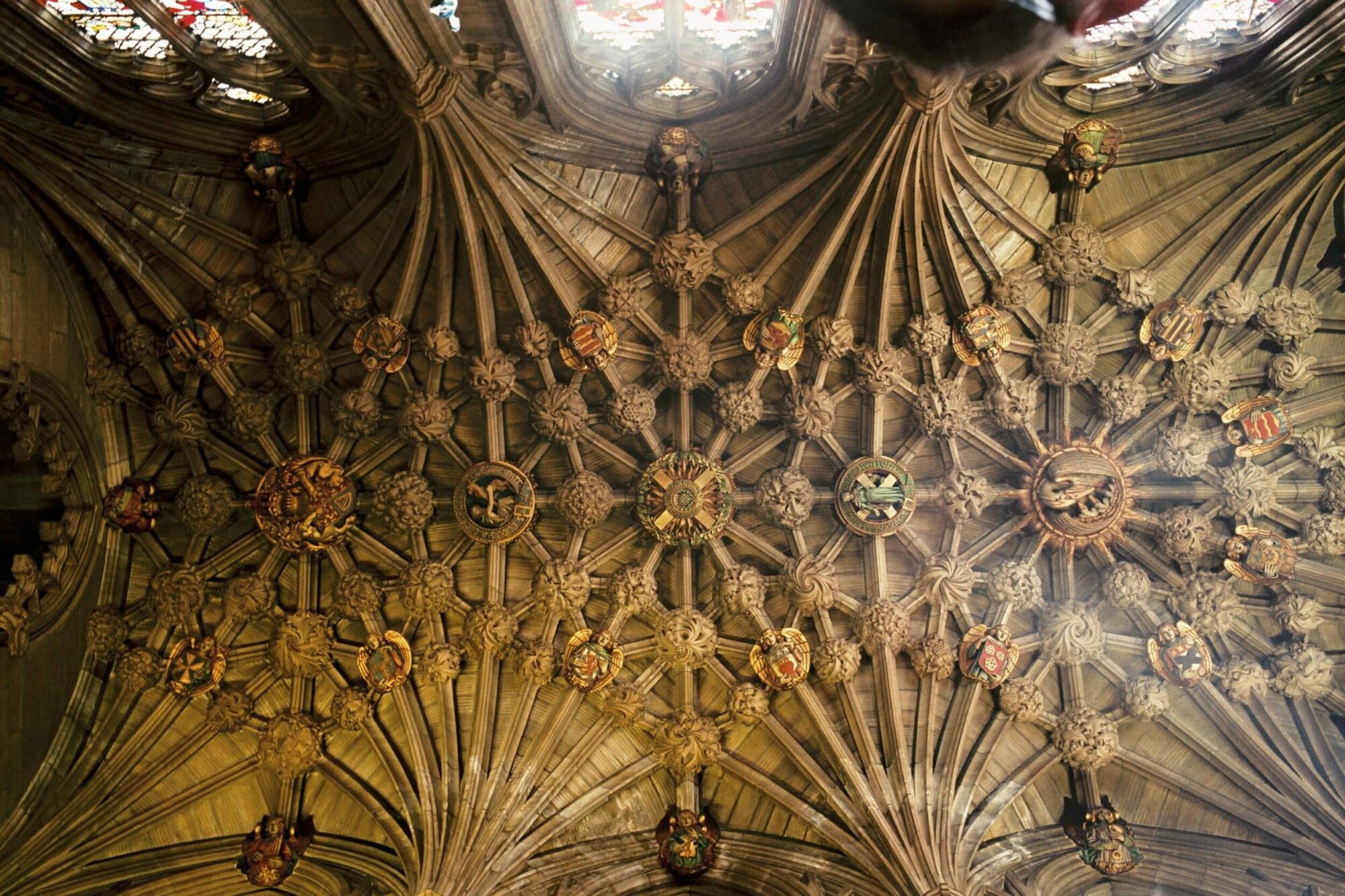 ENGLAND,1.AUGUST02 - Bilder der Reise durch das Koenigreich England von Nadja Tarnutzer und Daniel Ammann. Buchprojekt England 2002. Deckenansicht der Kirche von Edinburgh.

photo by Daniel Ammann