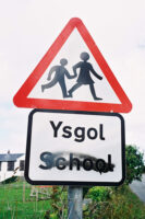 ENGLAND,1.AUGUST02 - Bilder der Reise durch das Koenigreich England von Nadja Tarnutzer und Daniel Ammann. Buchprojekt England 2002. Ysgol, School, Schultafel auf dem Land.

photo by Daniel Ammann