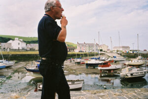 ENGLAND,1.AUGUST02 - Bilder der Reise durch das Koenigreich England von Nadja Tarnutzer und Daniel Ammann. Buchprojekt England 2002. Glace Esser am Strand.

photo by Daniel Ammann