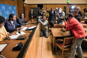 GENF, SCHWEIZ, 25. JANUAR 2007 - PALAIS DES NATION, UNO SITZ IN GENF. PRESSEKONFERENZ MIT FUSSBALL STAR DIDIER DROGBA. DROGBA VON DER COTE D IVOIR WIRD UNDP GOODWILL BOTSCHAFTER.

FOTO BY DANIEL AMMANN