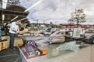 Deutschland, Herrenberg, 26. April 2010 - Firma Walter Knoll, Produktion von hochwertigen Mobilien wie Stuhl, Sessel, Tisch, Sofa, Bank.