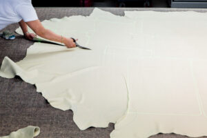 Deutschland, Herrenberg, 26. April 2010 - Firma Walter Knoll, Produktion von hochwertigen Mobilien wie Stuhl, Sessel, Tisch, Sofa, Bank.